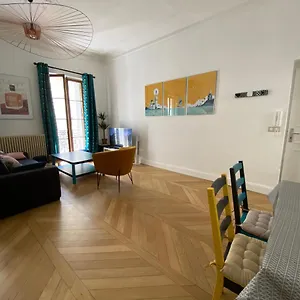 Superbe T2 Haussmannien Au Coeur De Marseille